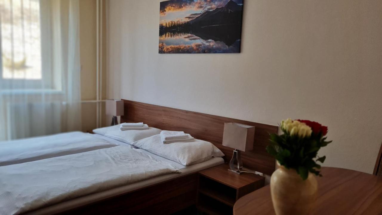 Hotel Sipox Strba Luaran gambar