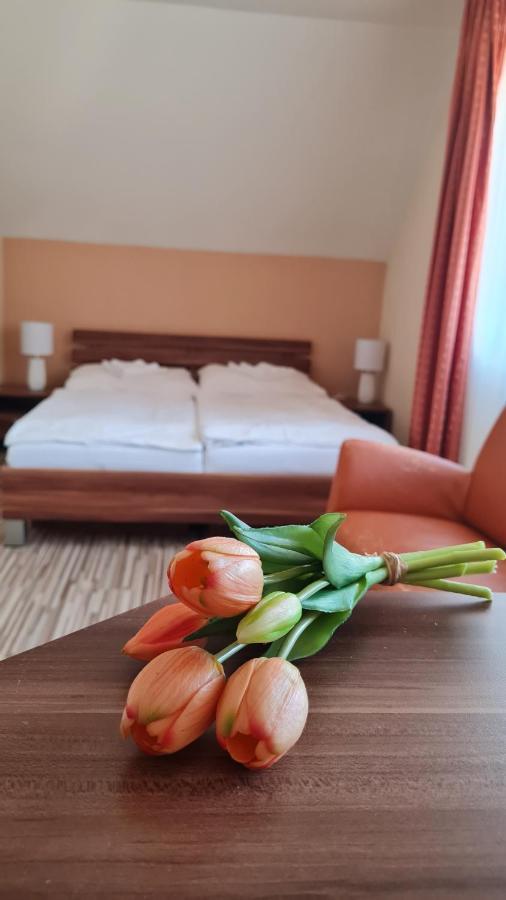 Hotel Sipox Strba Luaran gambar