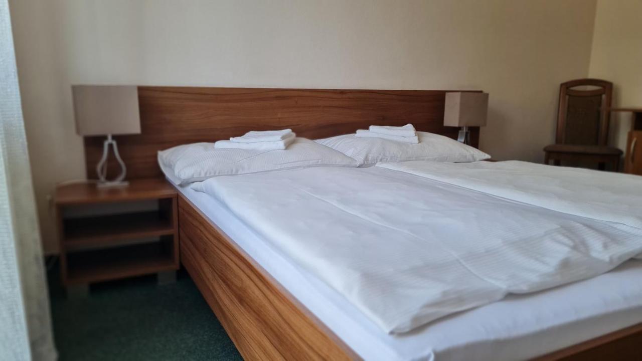 Hotel Sipox Strba Luaran gambar