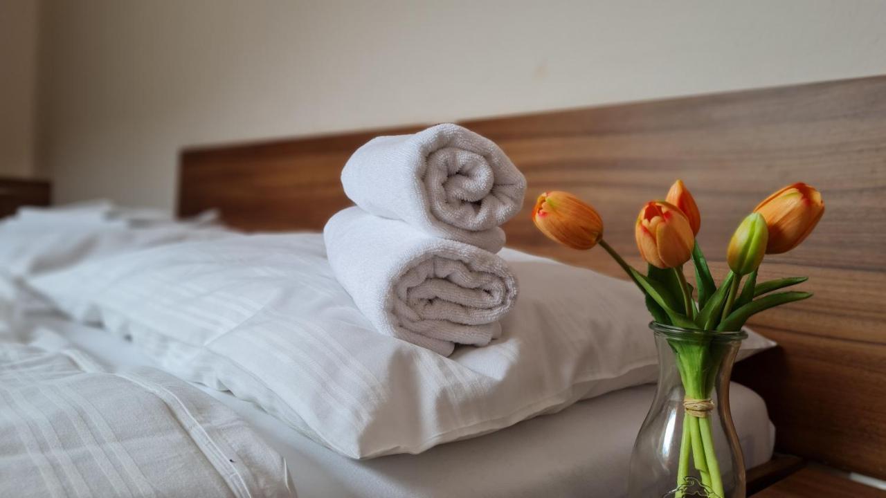 Hotel Sipox Strba Luaran gambar