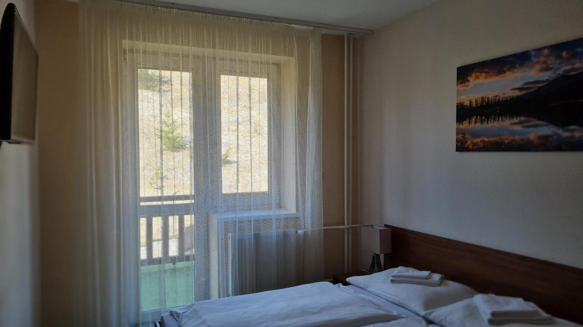 Hotel Sipox Strba Luaran gambar