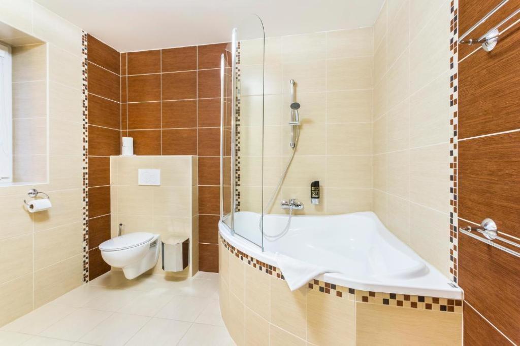 Hotel Sipox Strba Luaran gambar